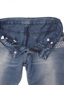 Костюм джинсовый синий с бусинами и стразами: куртка и брюки фото