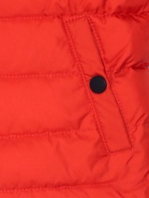 Куртка красная стёганая с трикотажным воротом и брендингом цена