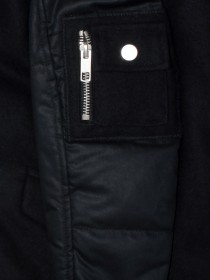 Пальто чёрное шерстяное с воротником стойка и рукавами из плащевой ткани фото