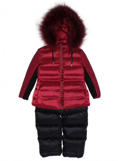Комплект пуховой: вишневая куртка с капюшоном с натуральным мехом и чёрный полукомбинезон 