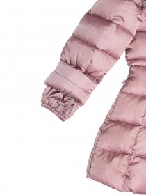 Комплект пуховой: куртка нежно-розовая с рюшами и натуральным мехом на капюшоне и синий полукомбинезон цена