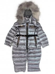 Комплект серебряный зимний пуховой: куртка с чёрным поясом натуральным мехом на капюшоне и комбинезон