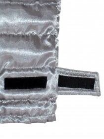Комплект серебряный зимний пуховой: куртка с чёрным поясом натуральным мехом на капюшоне и комбинезон цена