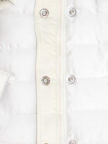 Комплект белый пуховый с жемчужным блеском и натуральным мехом на капюшоне фото