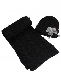 купить Комплект чёрный с серым украшением: шапка с шарфом