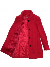 Пальто красное шерстяное с черными пуговицами фото