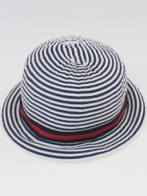 Шляпа белая в темно-синюю полоску в морском стиле цена