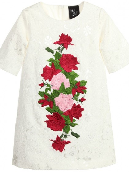 Платье белое жаккардовое с вышивкой розовые и алые розы