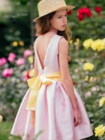 Платье нежно розовое с вырезом на спине, принтом "Розы" и стразами цена