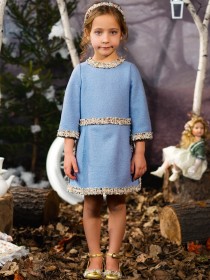 Платье шерстяное  нежно-голубое с разноцветной твидовой отделкой цена