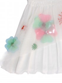 Платье белое укороченное с поясом и разноцветными цветами цена