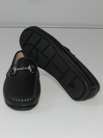 Туфли чёрные кожаные с металлической фурнитурой  фото