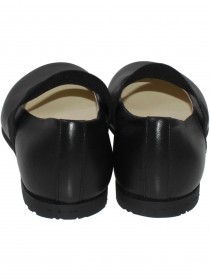 Туфли чёрные классические с широкой резинкой на подъеме фото