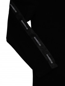 Черный лонгслив утепленный с брендингом и декором на рукавах  цена