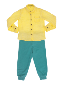 Комплект: брюки цвета морской волны трикотажные и желтая льняная рубашка