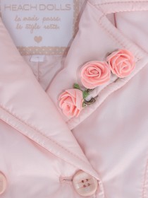 Плащ на легком утеплителе нежно-розовый с брошью "Розочки" цена