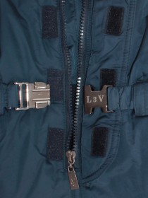 Полукомбинезон темно-синий с высокой грудкой и спинкой и накладными карманами фото